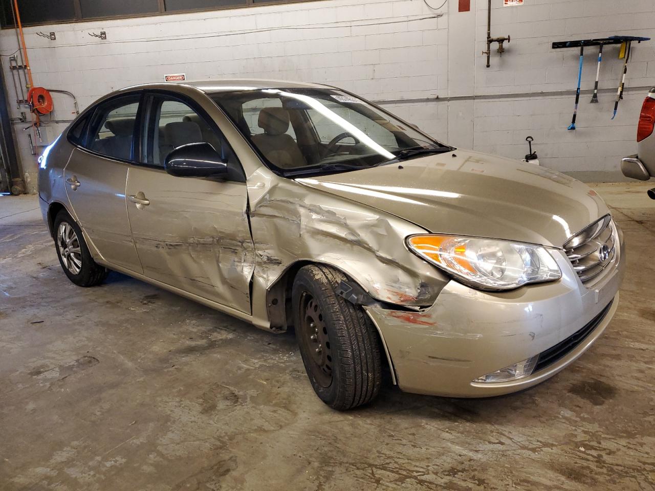 2010 Hyundai Elantra - Image 4