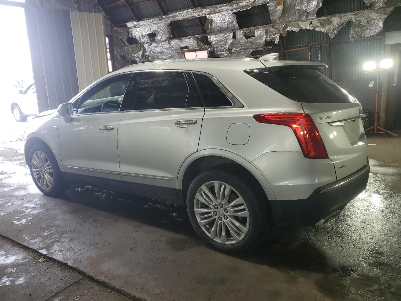 2019 Cadillac XT5 - Image 2