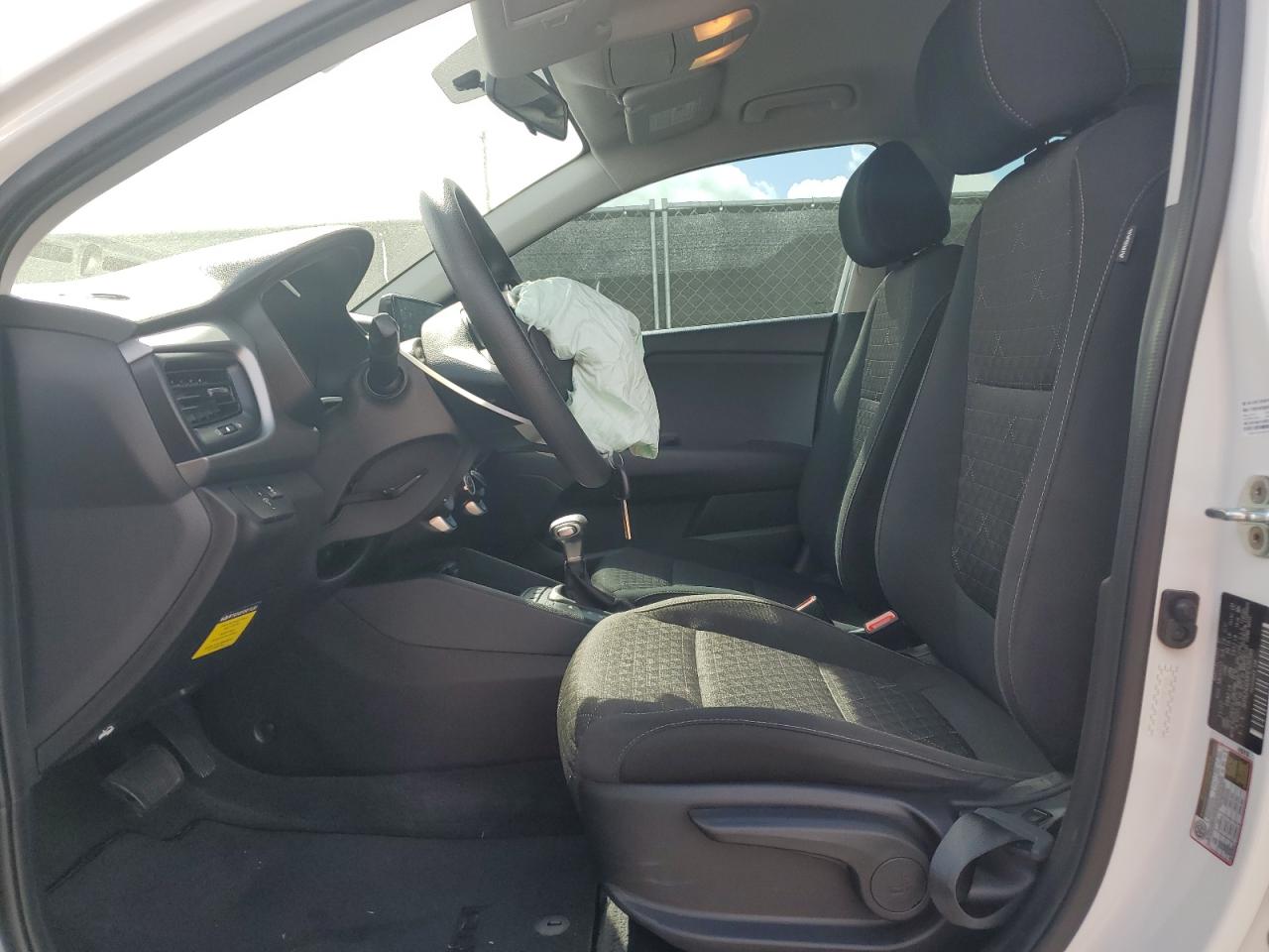2023 Kia Rio - Image 7