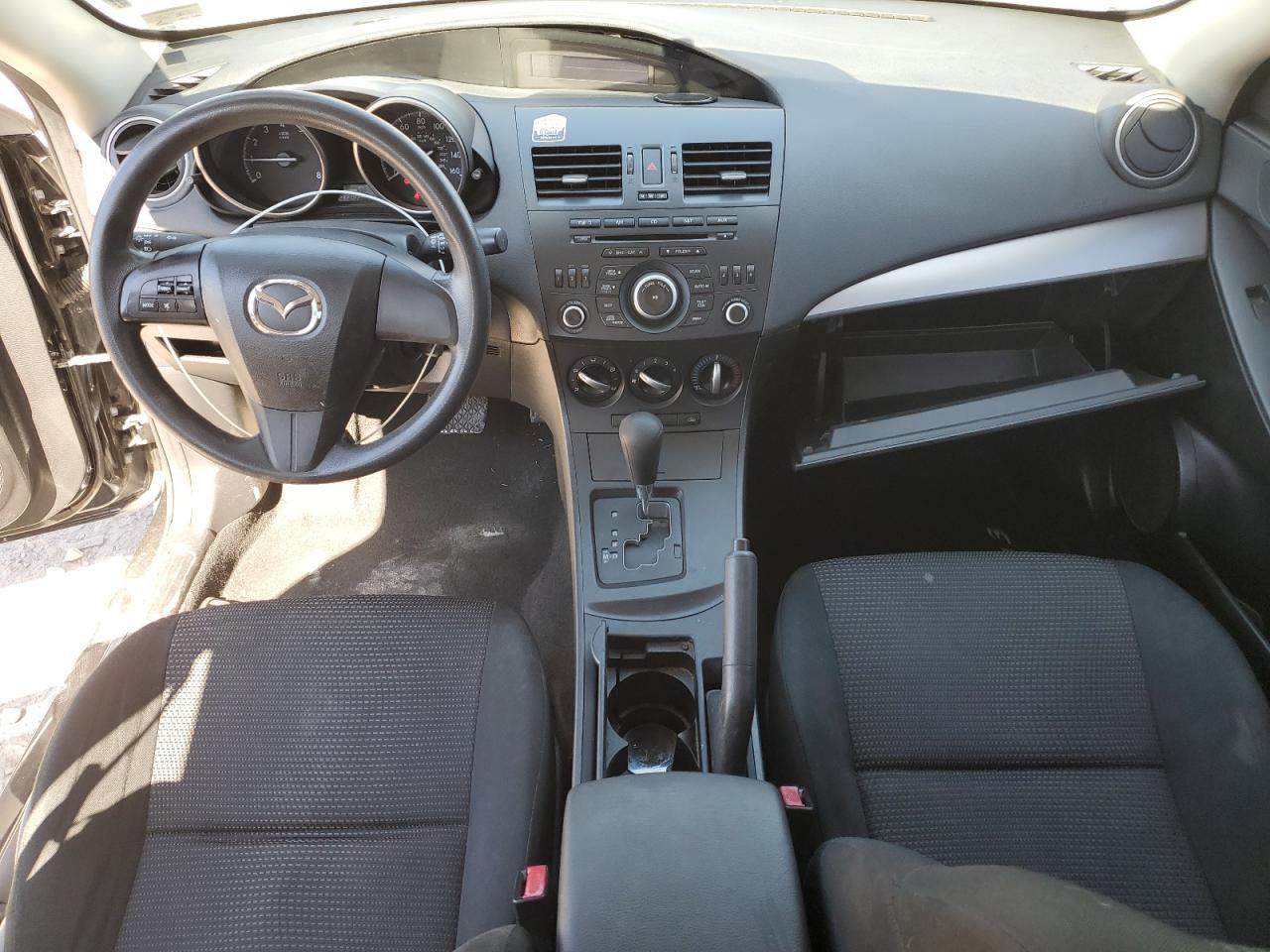 2013 Mazda 3 - Image 8