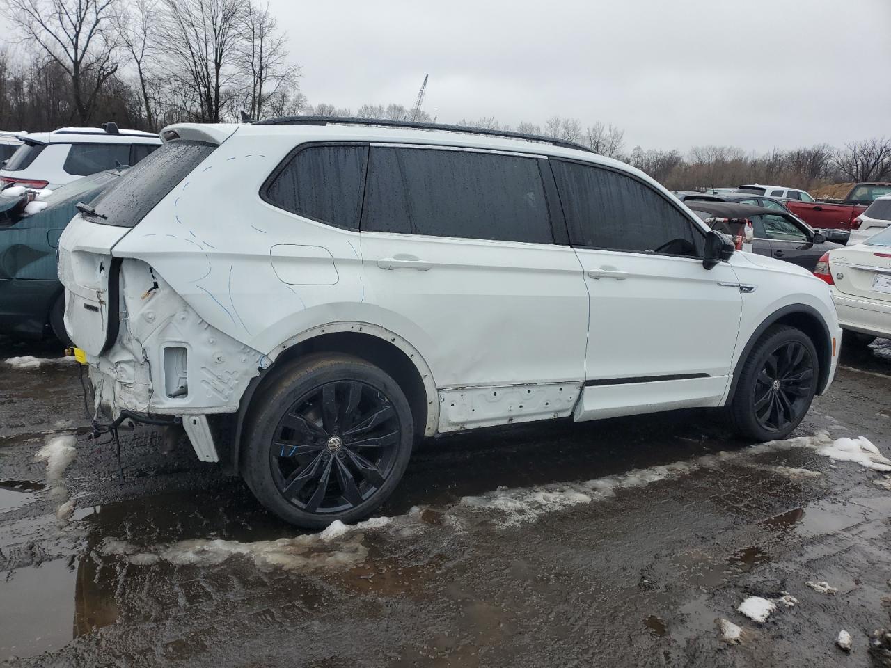 2021 Volkswagen Tiguan - Image 3