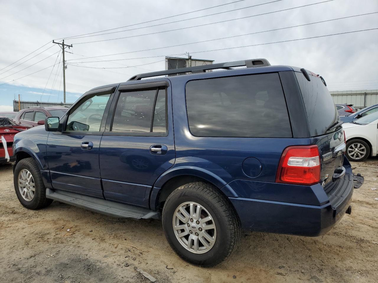 2011 Ford Expedition - Image 2