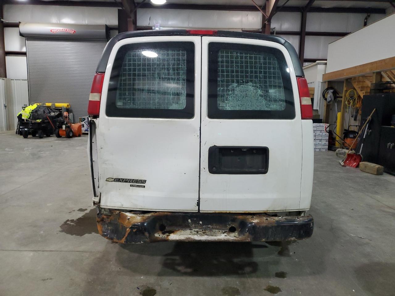 2013 Chevrolet Express - Image 6