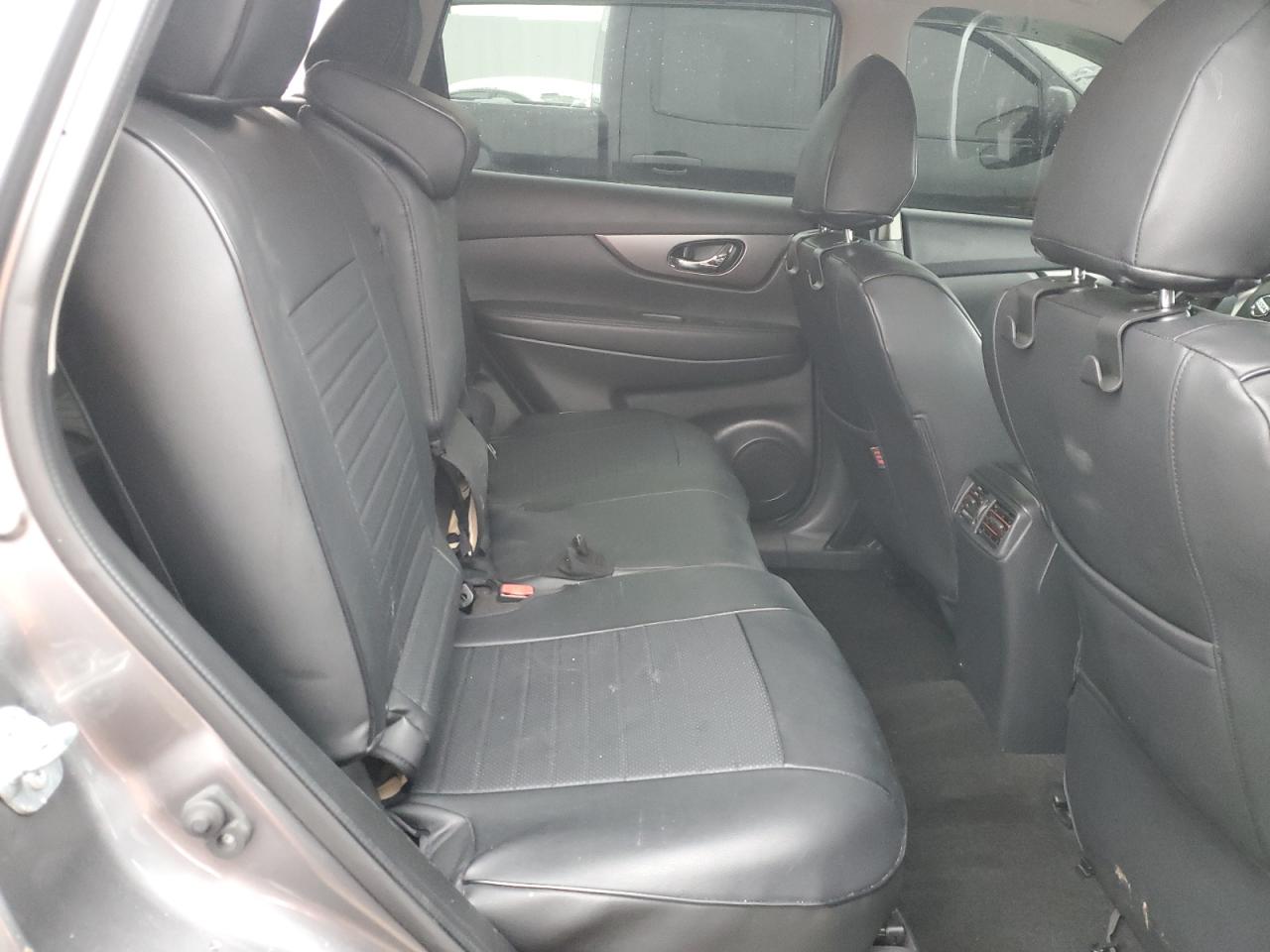 2016 Nissan Rogue - Image 10