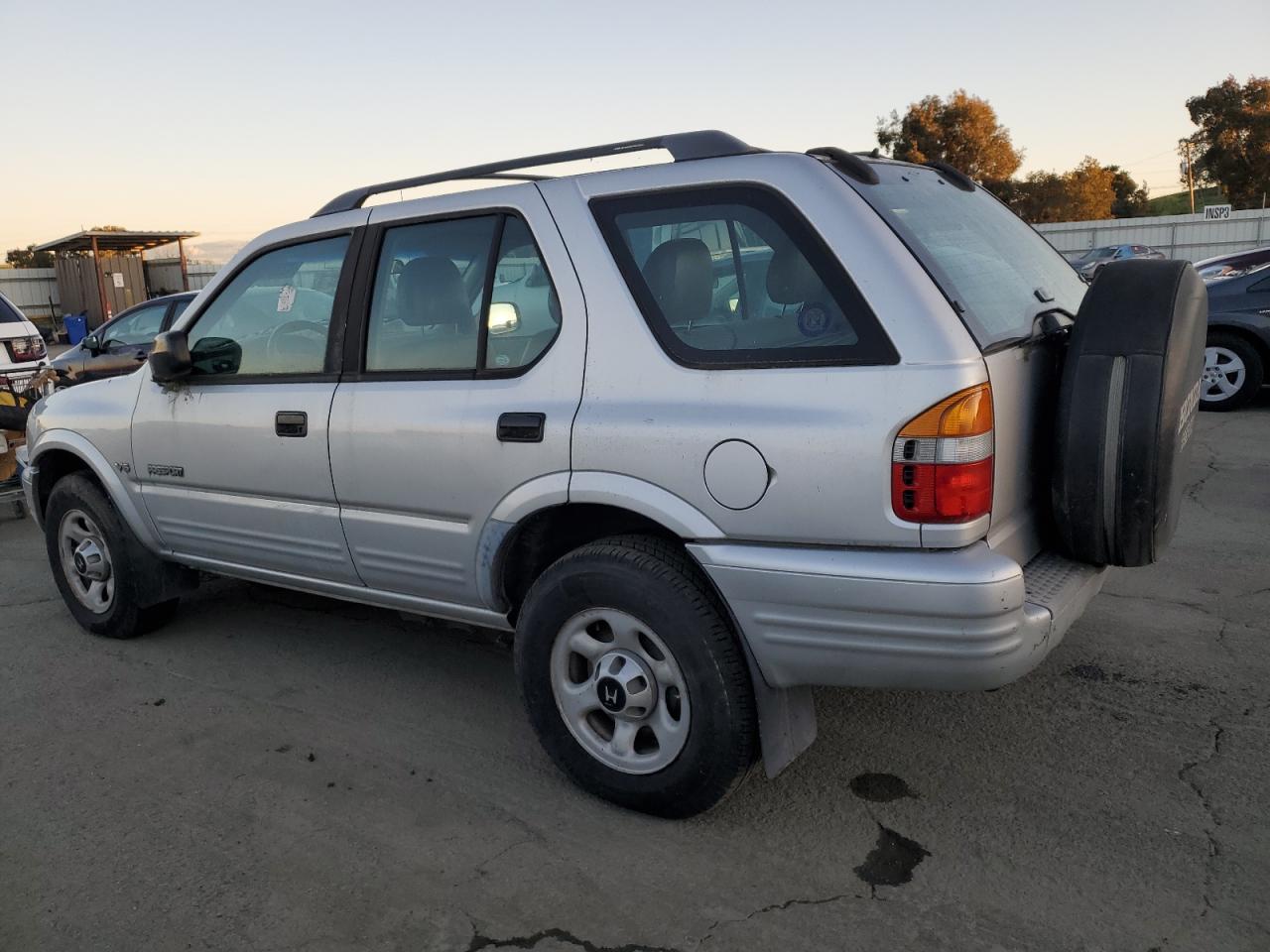 2001 Honda Passport - Image 2