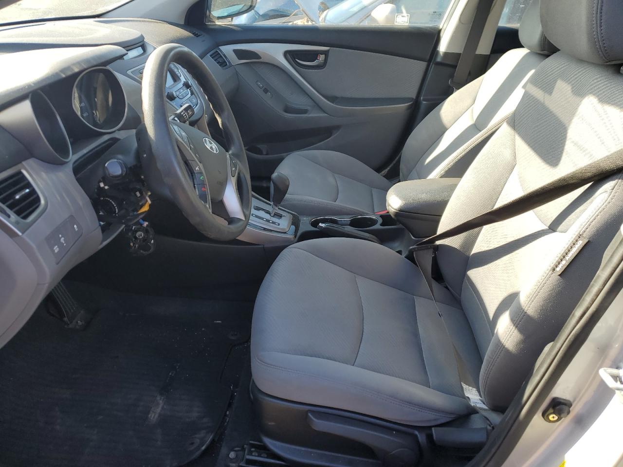 2013 Hyundai Elantra - Image 7