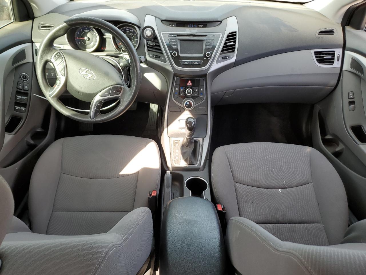 2015 Hyundai Elantra - Image 8
