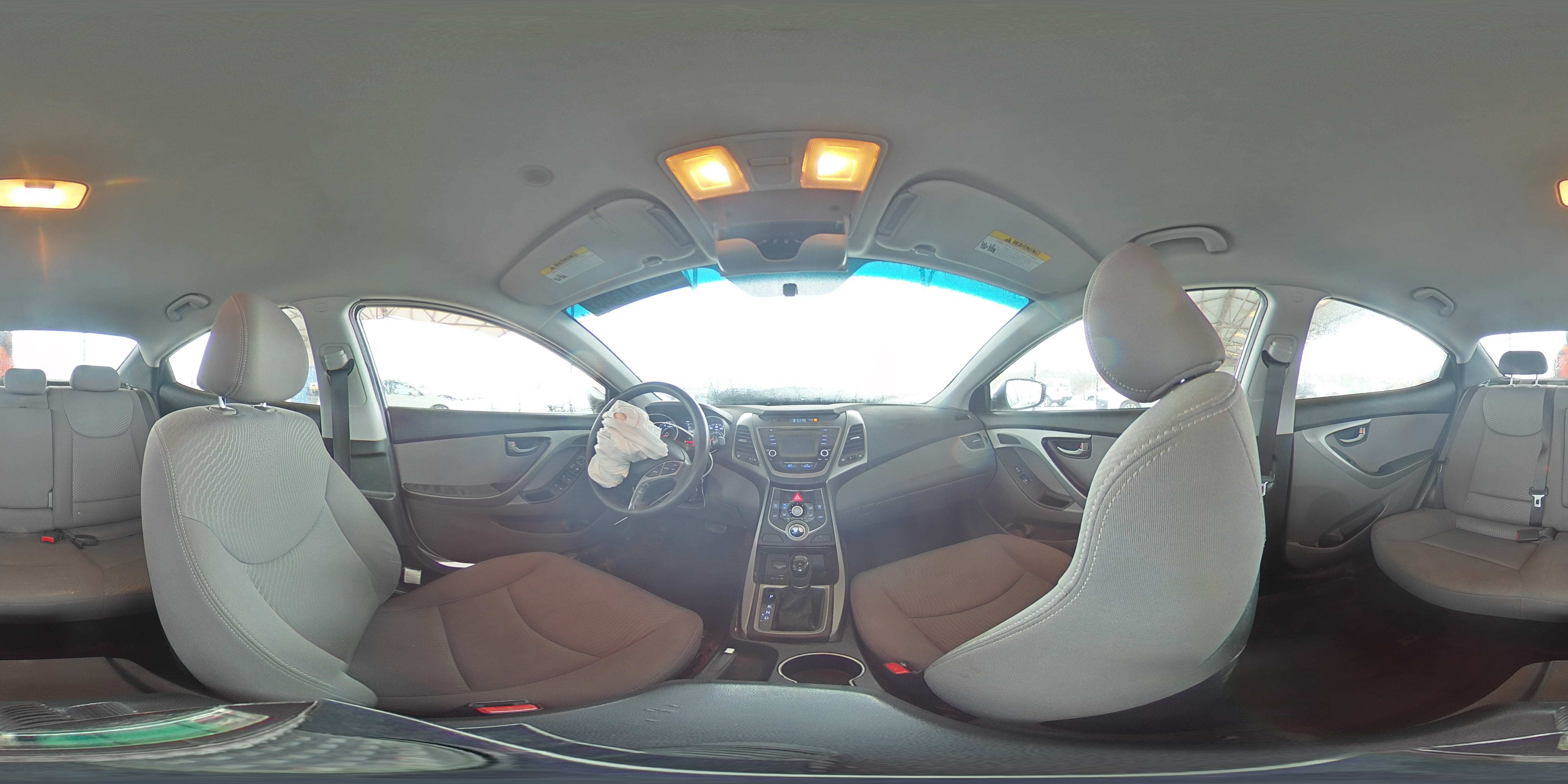 2016 Hyundai Elantra - Image 13