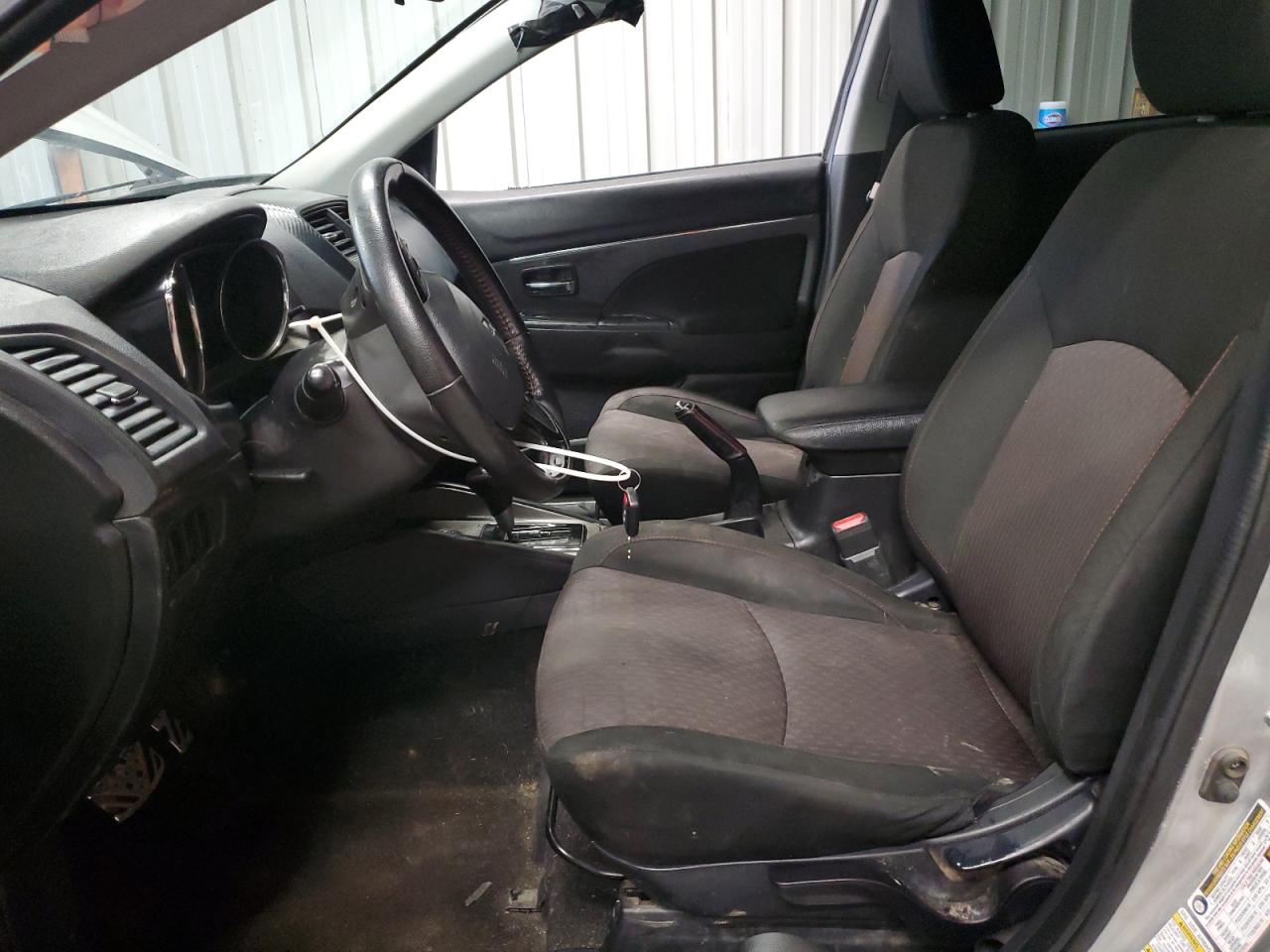 2018 Mitsubishi Outlander - Image 7