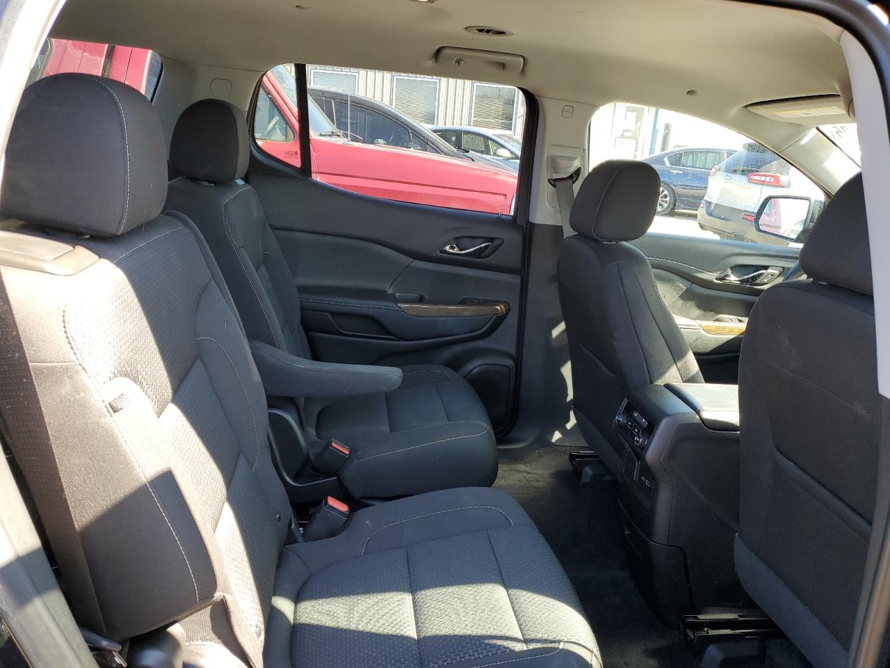 2021 GMC Acadia - Image 11