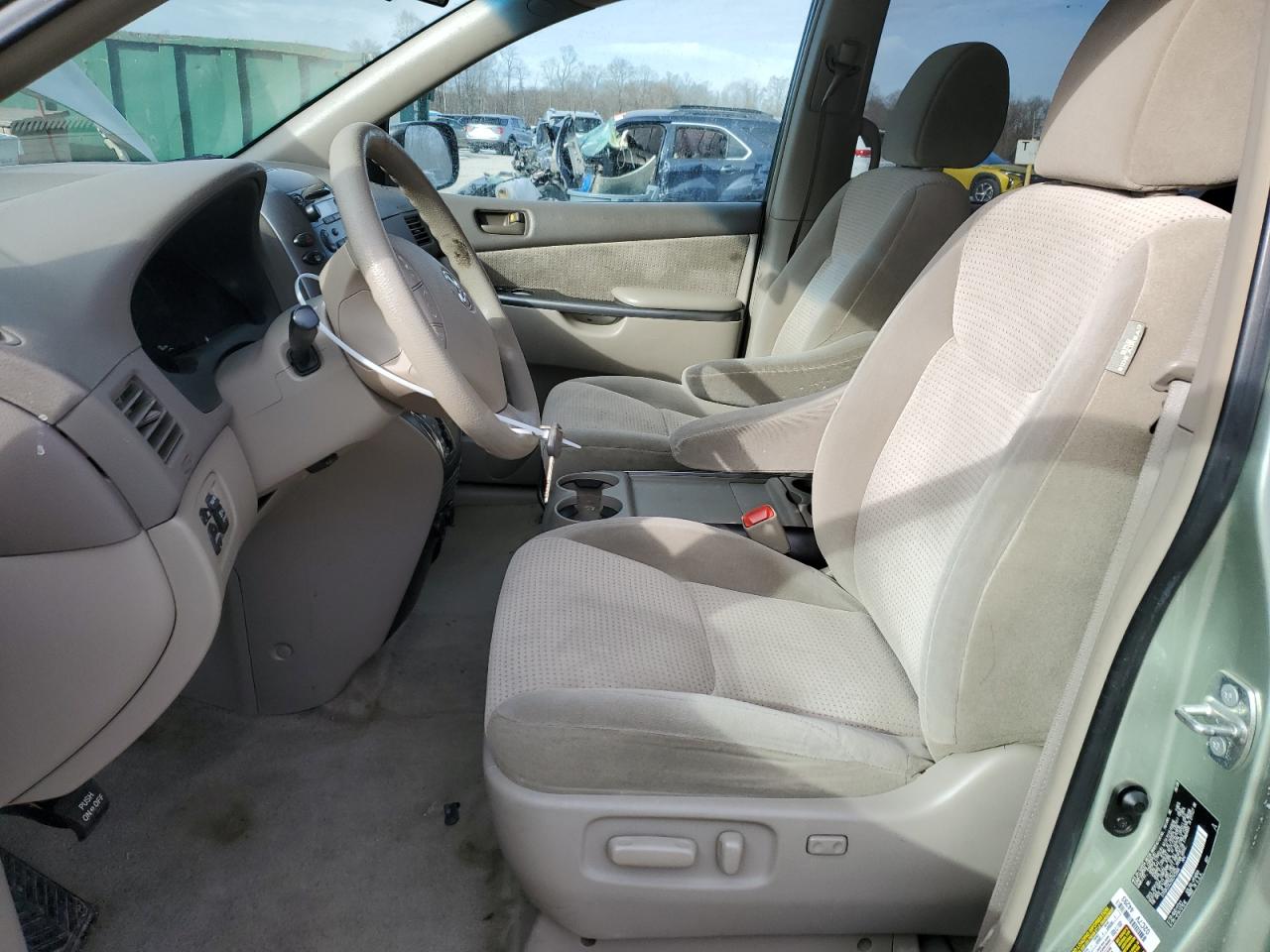 2009 Toyota Sienna - Image 7