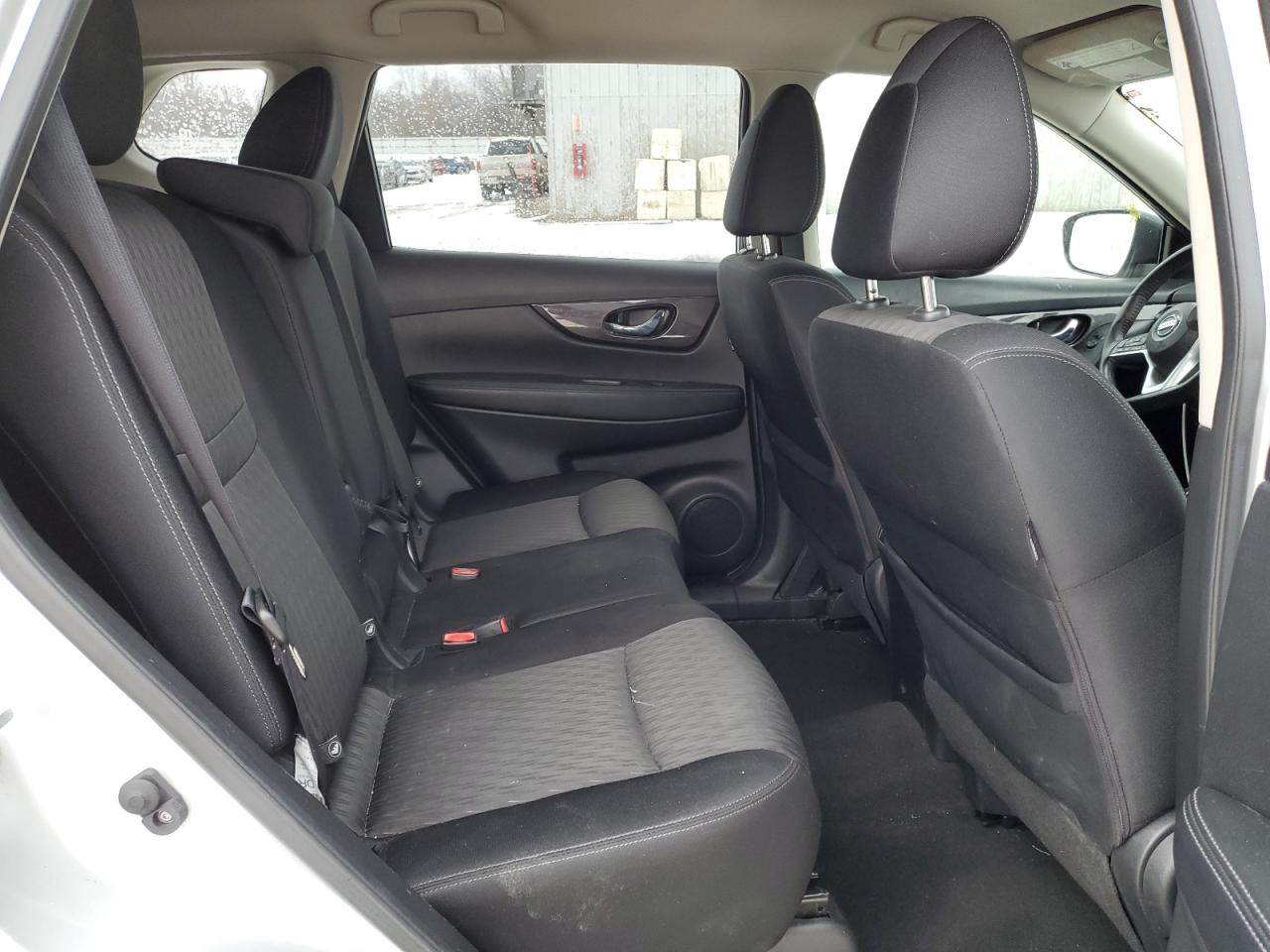 2017 Nissan Rogue - Image 11