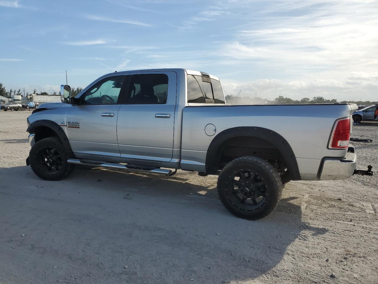 2015 RAM 2500 - Image 2