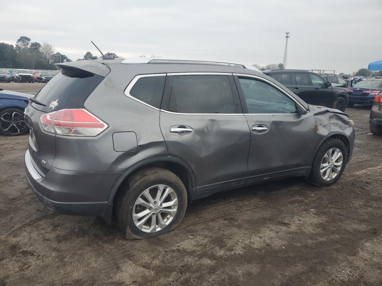2015 Nissan Rogue - Image 3