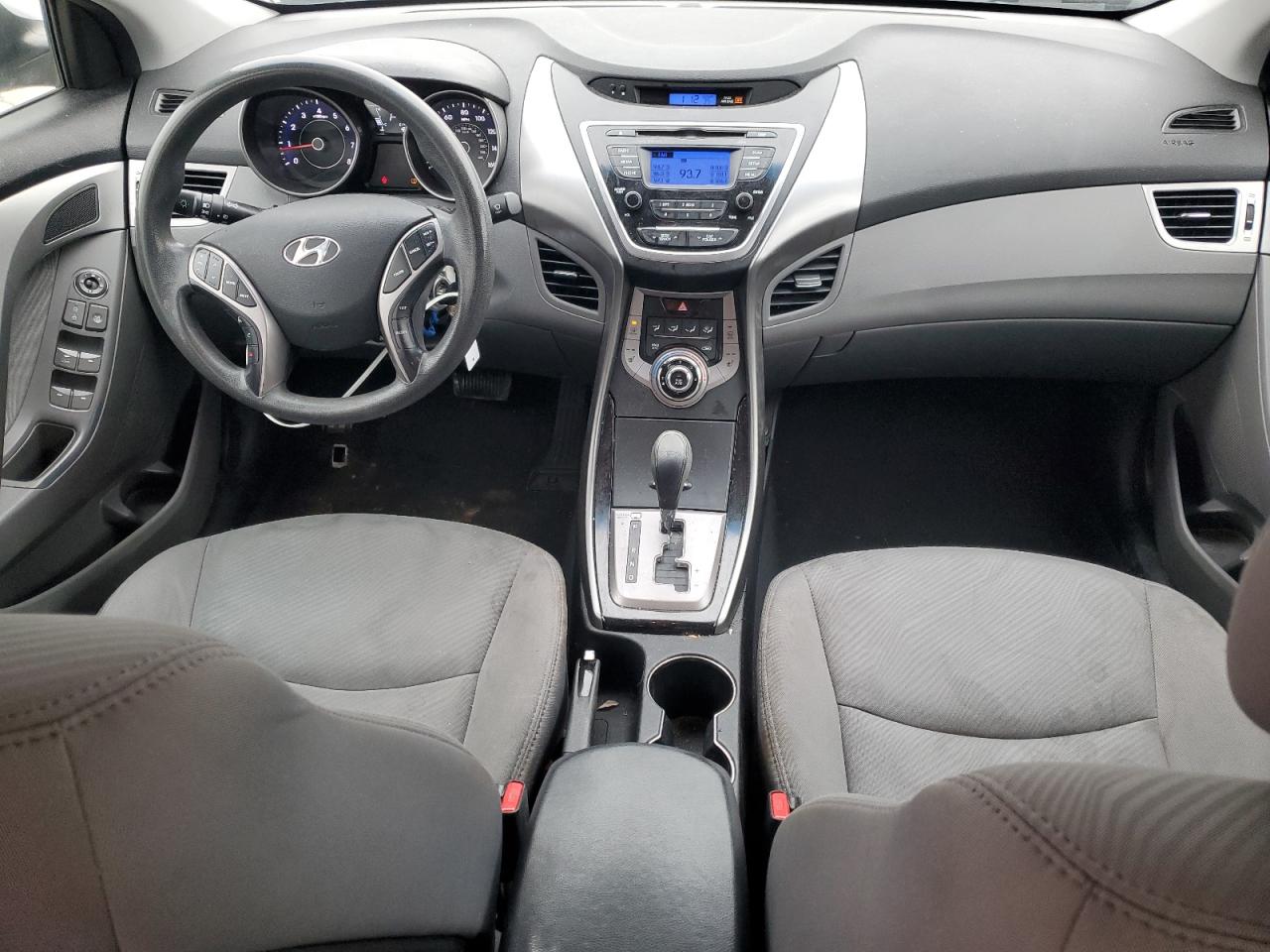 2013 Hyundai Elantra - Image 8