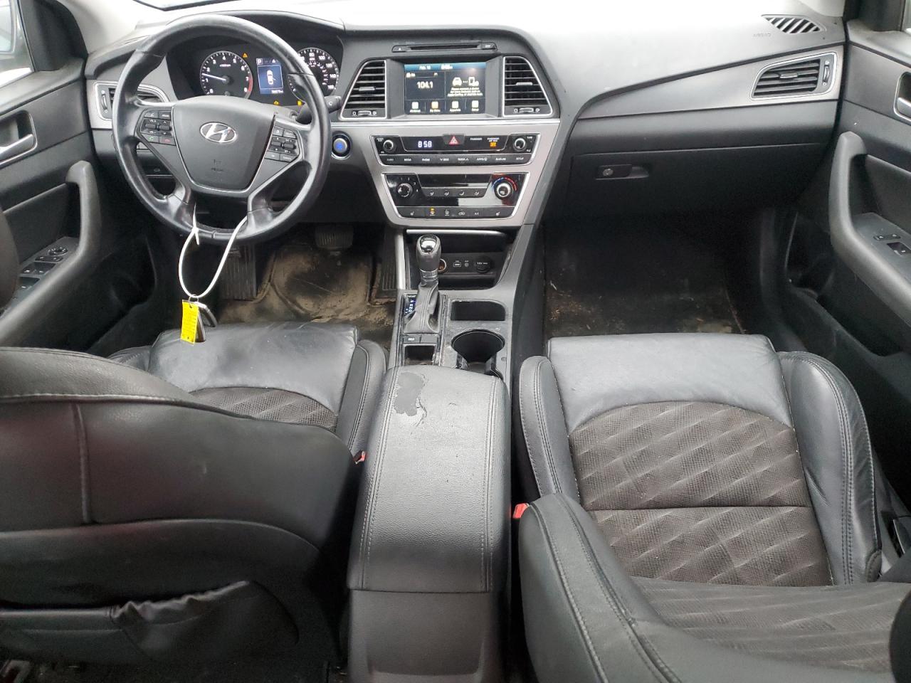 2016 Hyundai Sonata - Image 8
