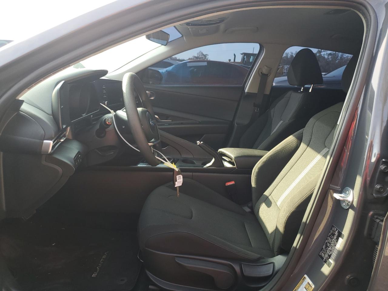 2023 Hyundai Elantra - Image 7
