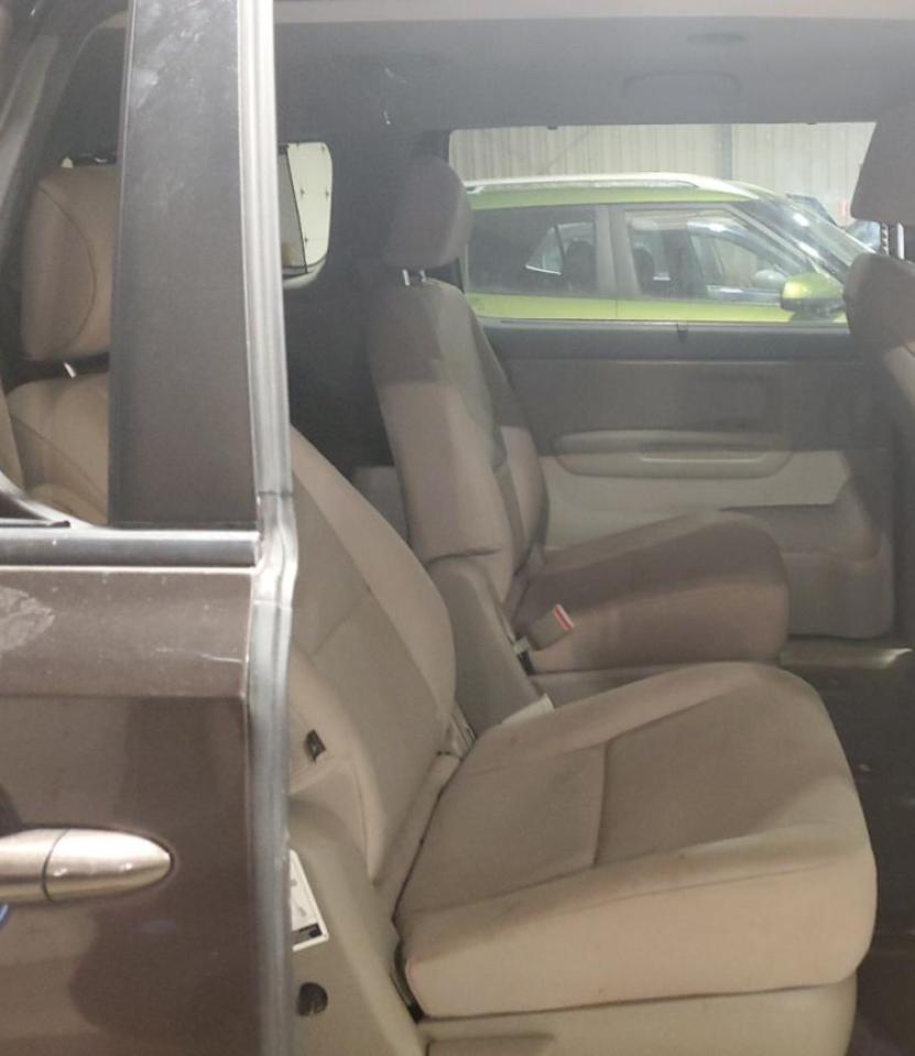 2016 Kia Sedona - Image 11