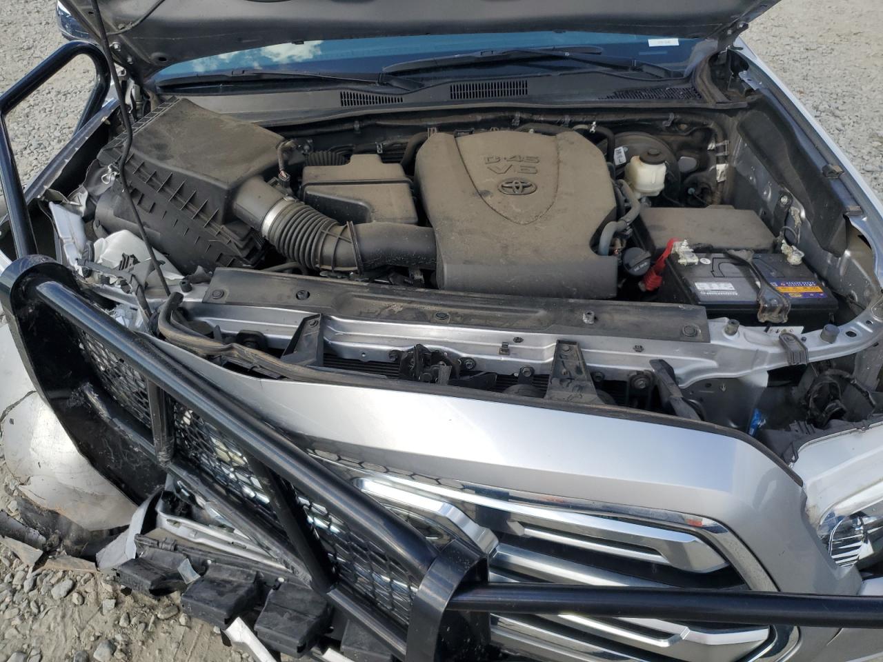 2019 Toyota Tacoma - Image 11