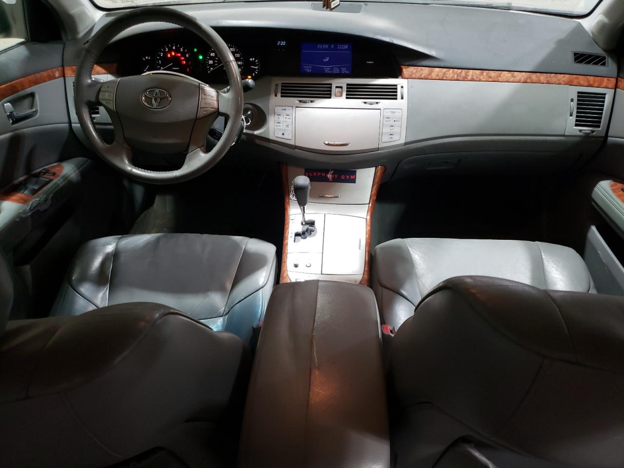 2006 Toyota Avalon - Image 8