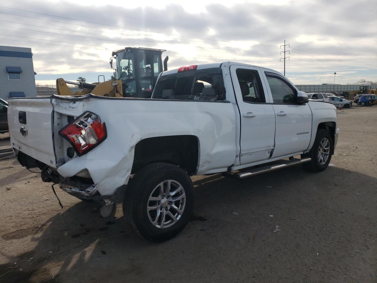 2015 Chevrolet Silverado - Image 3