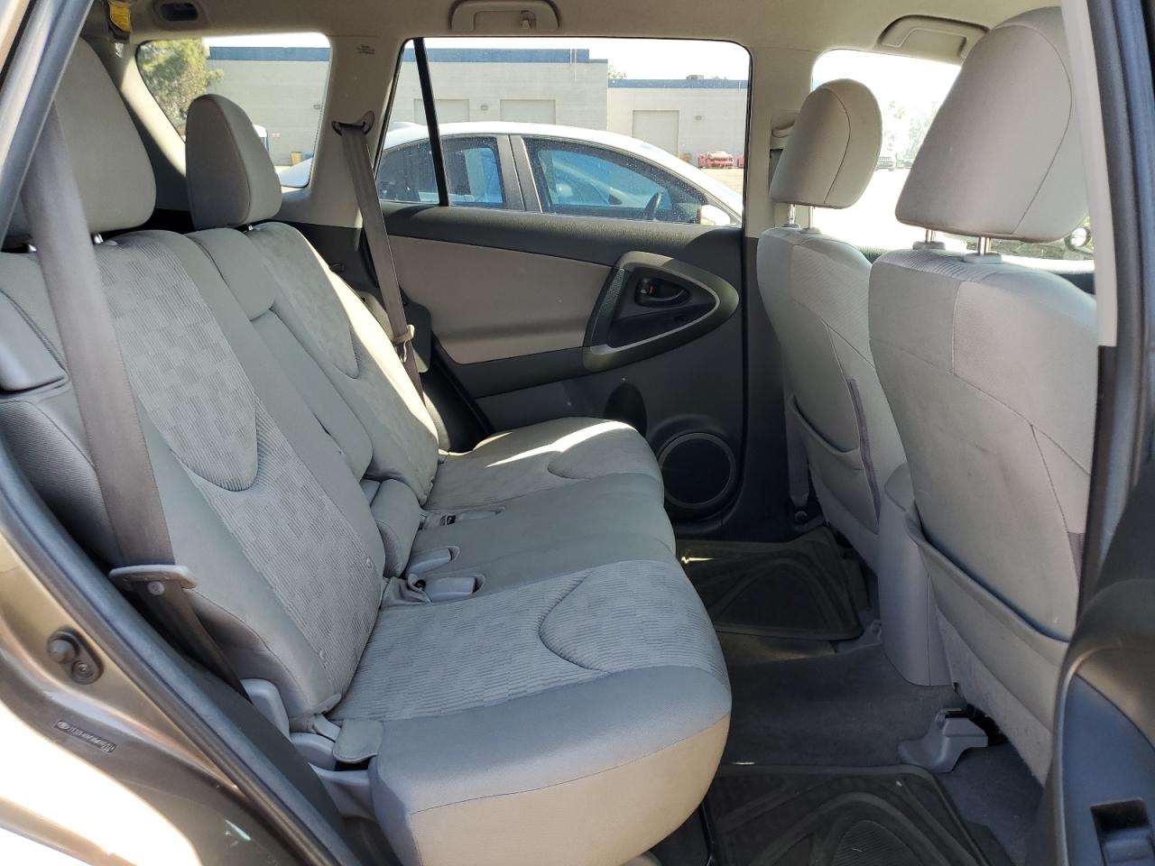 2011 Toyota RAV 4 - Image 11