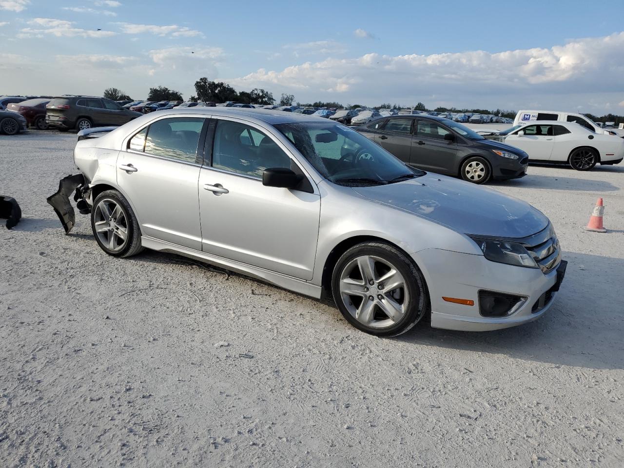 2011 Ford Fusion - Image 4