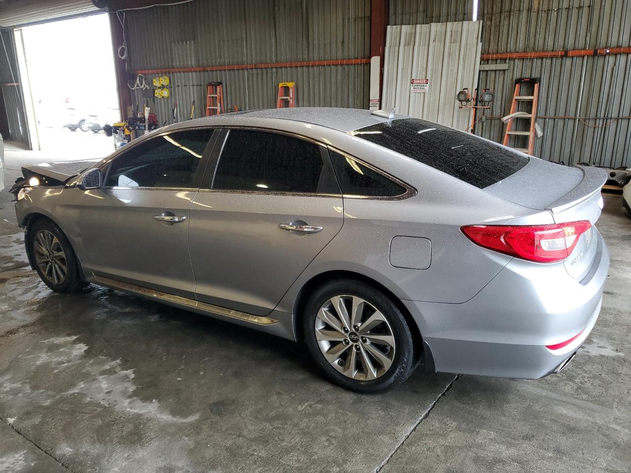 2016 Hyundai Sonata - Image 2
