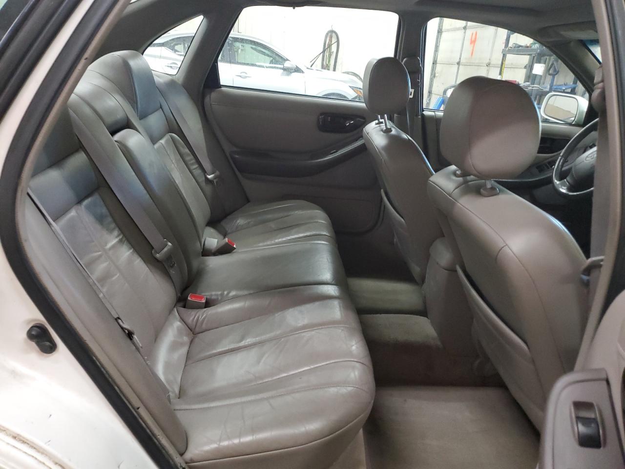 1999 Toyota Avalon - Image 11