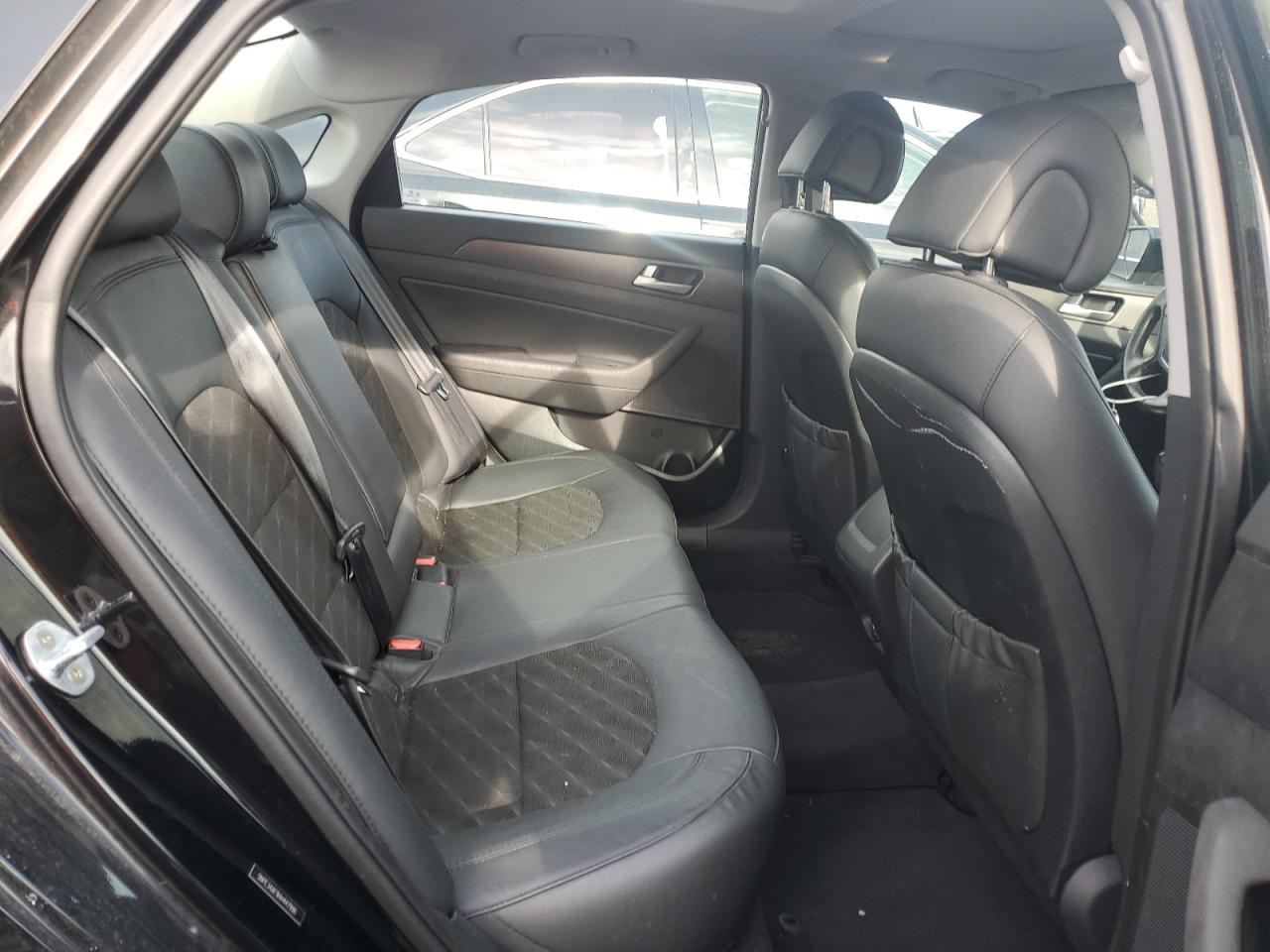 2017 Hyundai Sonata - Image 10