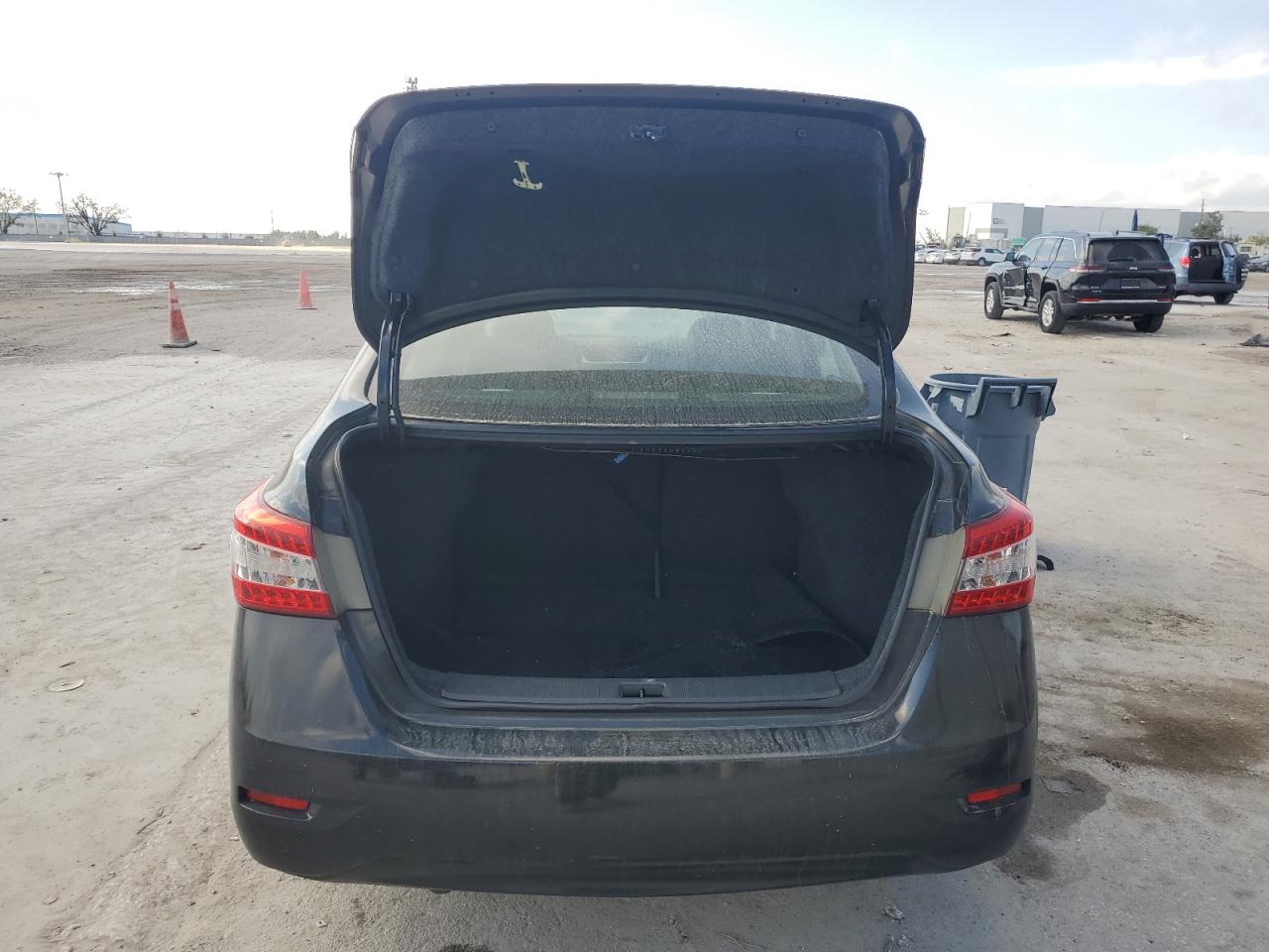 2014 Nissan Sentra - Image 6