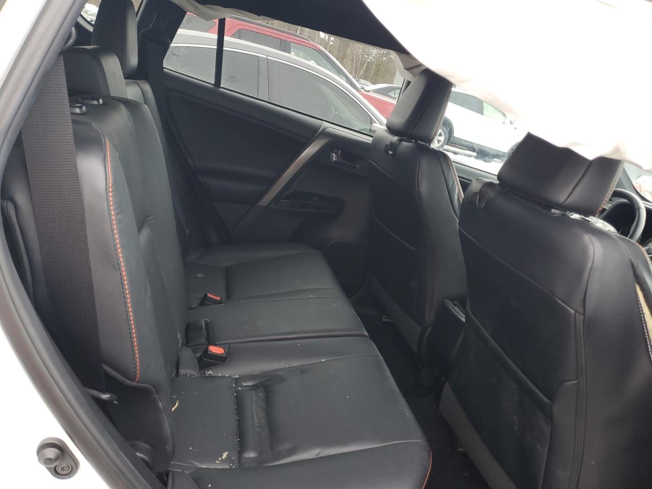 2018 Toyota RAV 4 - Image 11