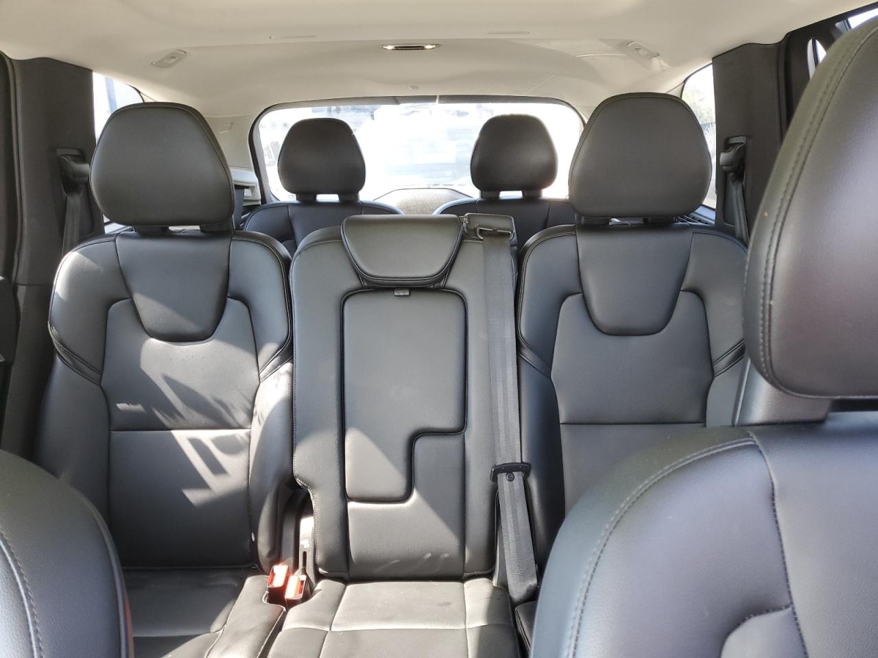2022 Volvo XC90 - Image 10