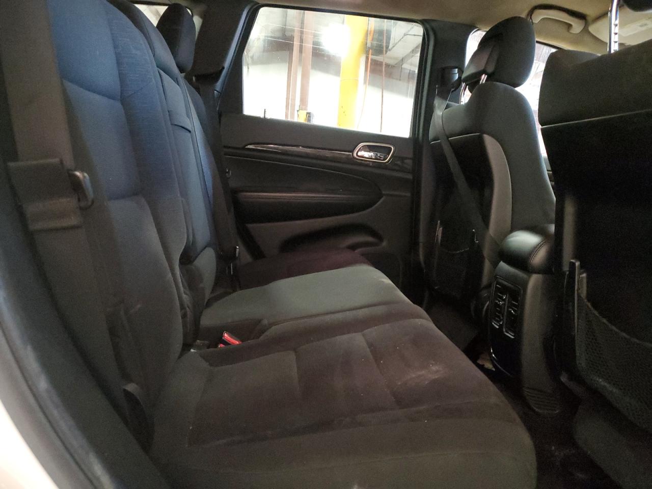 2012 Jeep Grand Cherokee - Image 11