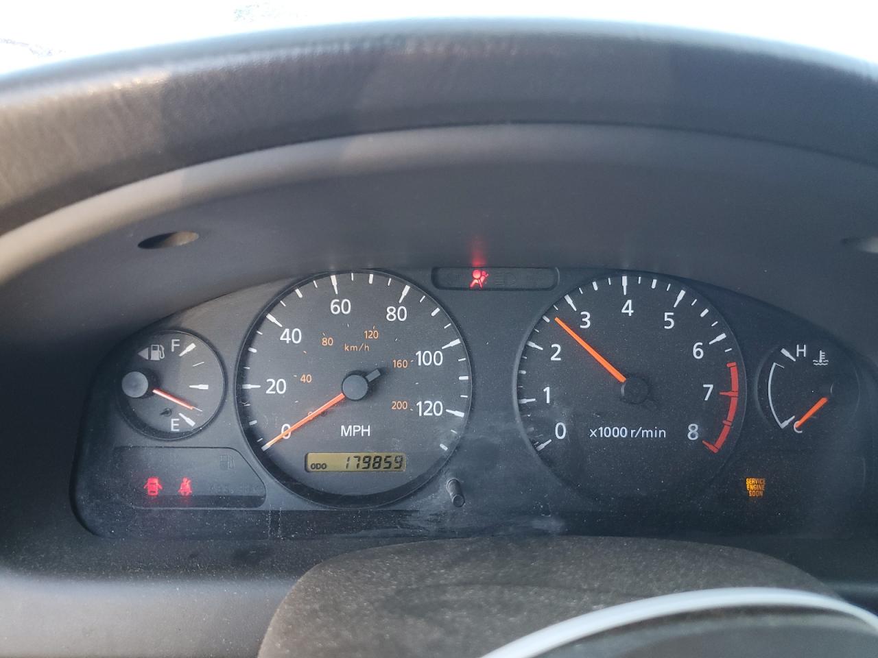 2004 Nissan Sentra - Image 9