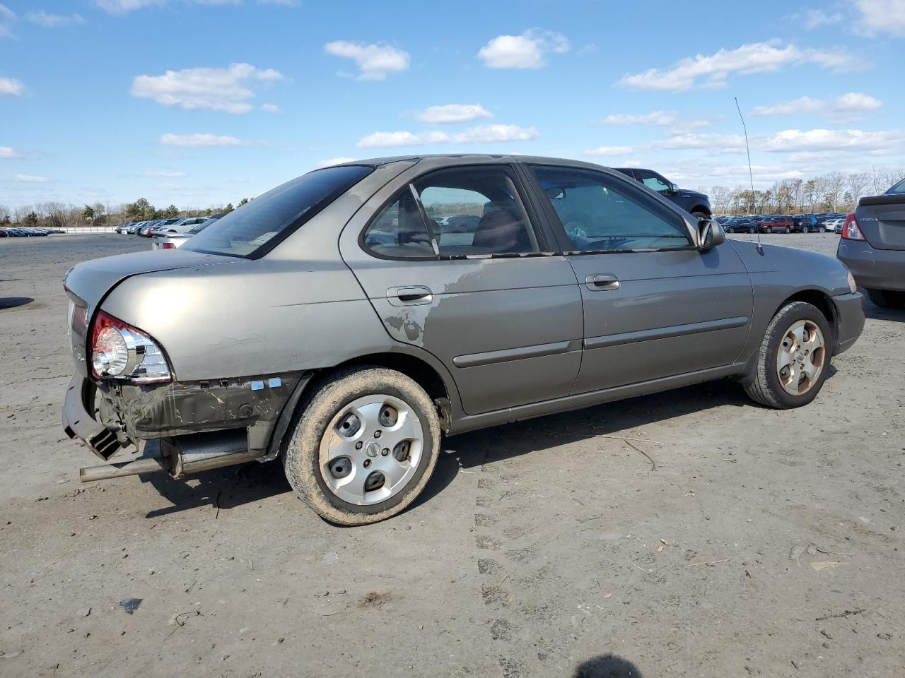 2004 Nissan Sentra - Image 3