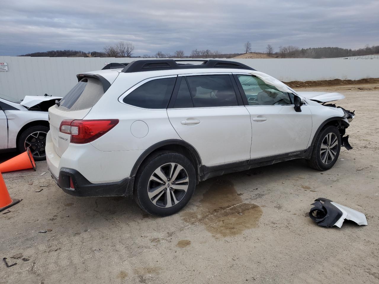 2018 Subaru Outback - Image 3