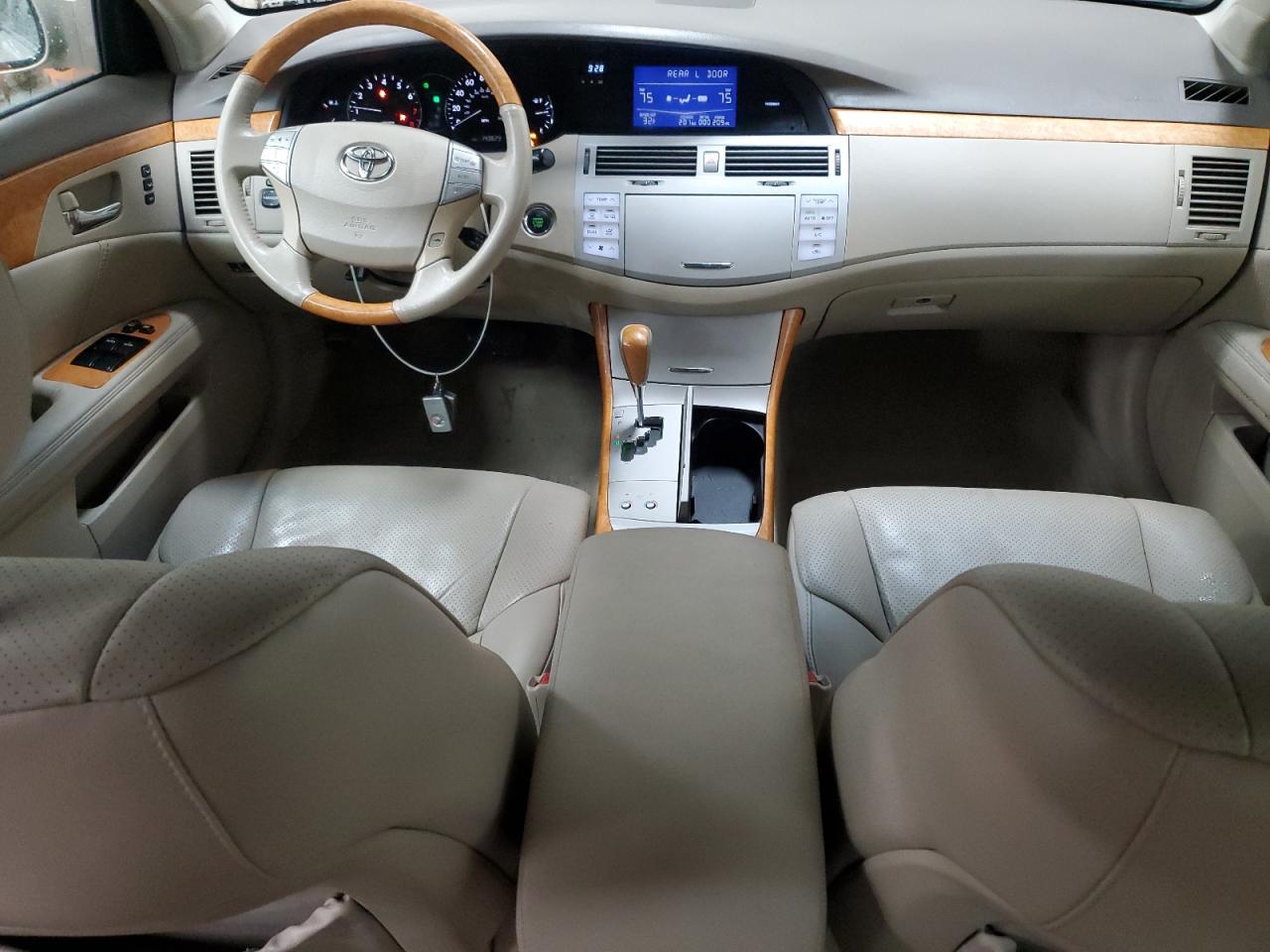 2006 Toyota Avalon - Image 8