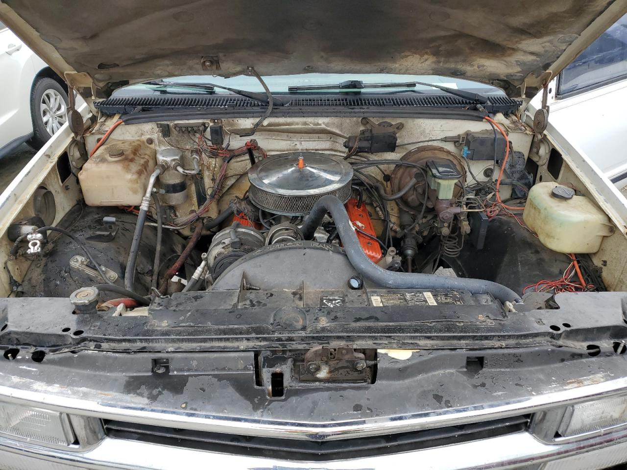1990 Chevrolet GMT-400 - Image 11