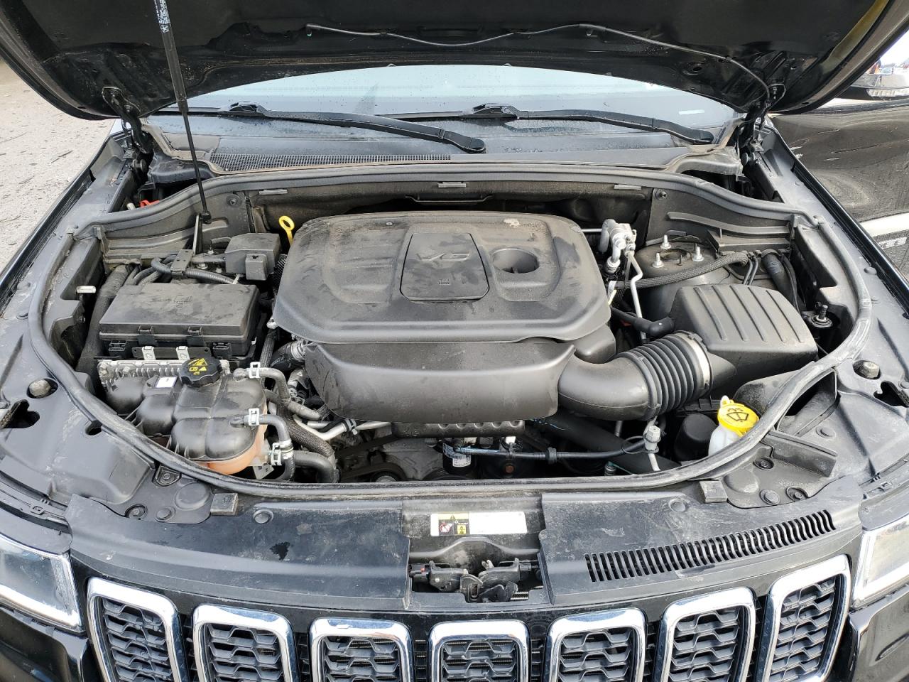 2020 Jeep Grand Cherokee - Image 12