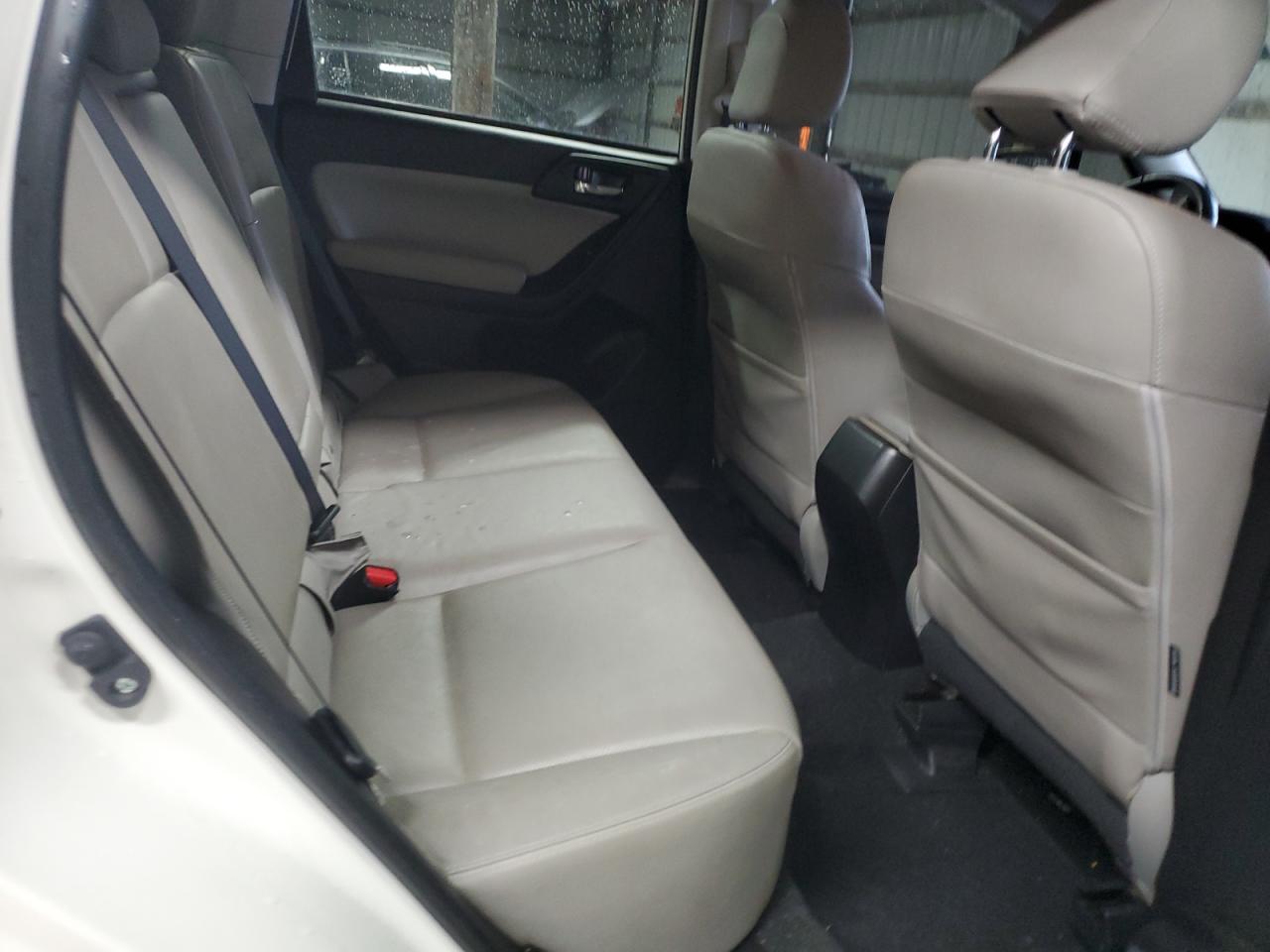 2015 Subaru Forester - Image 11