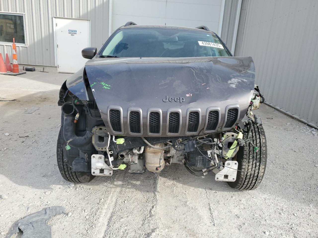 2015 Jeep Cherokee - Image 5