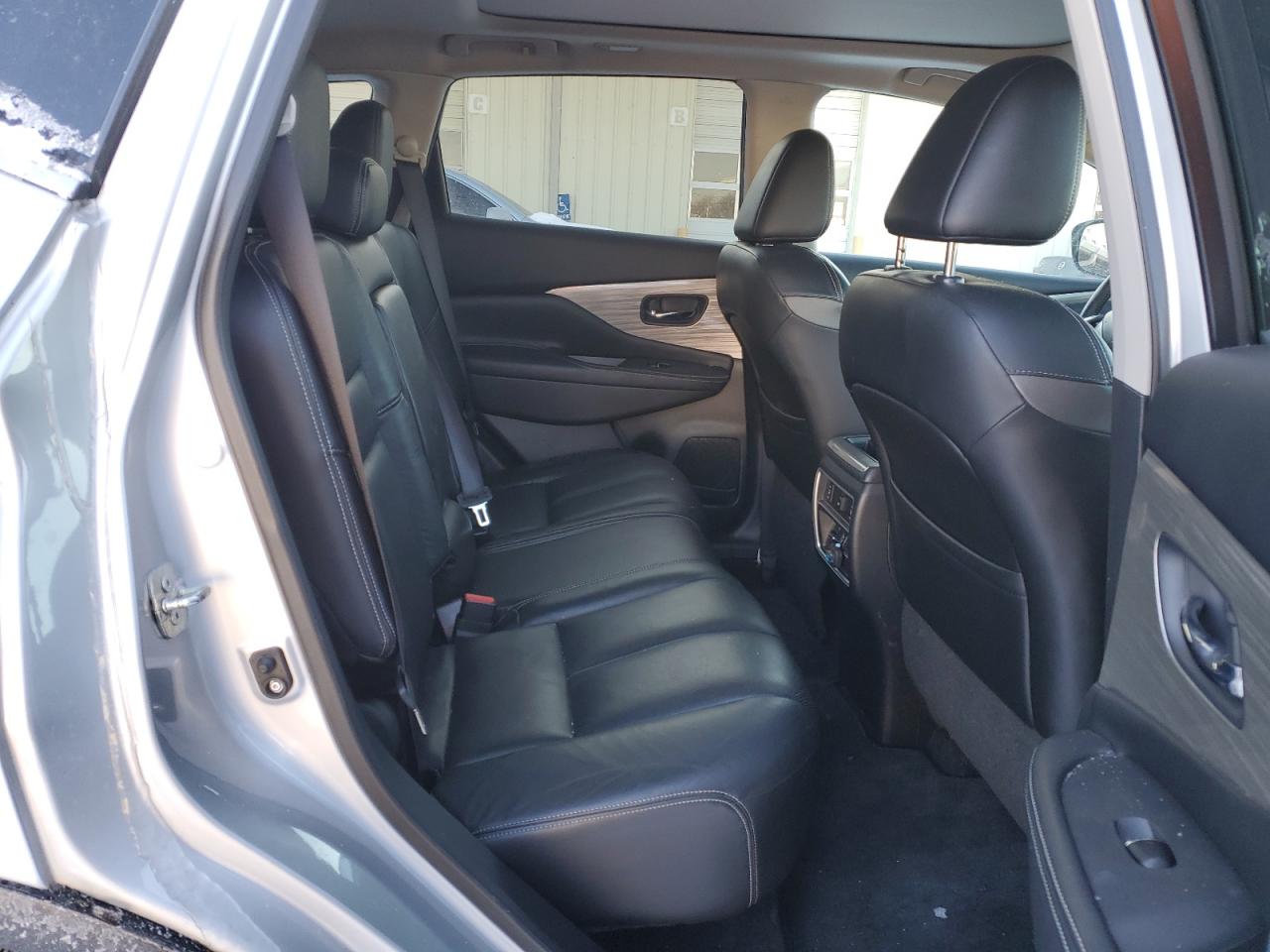 2015 Nissan Murano - Image 11