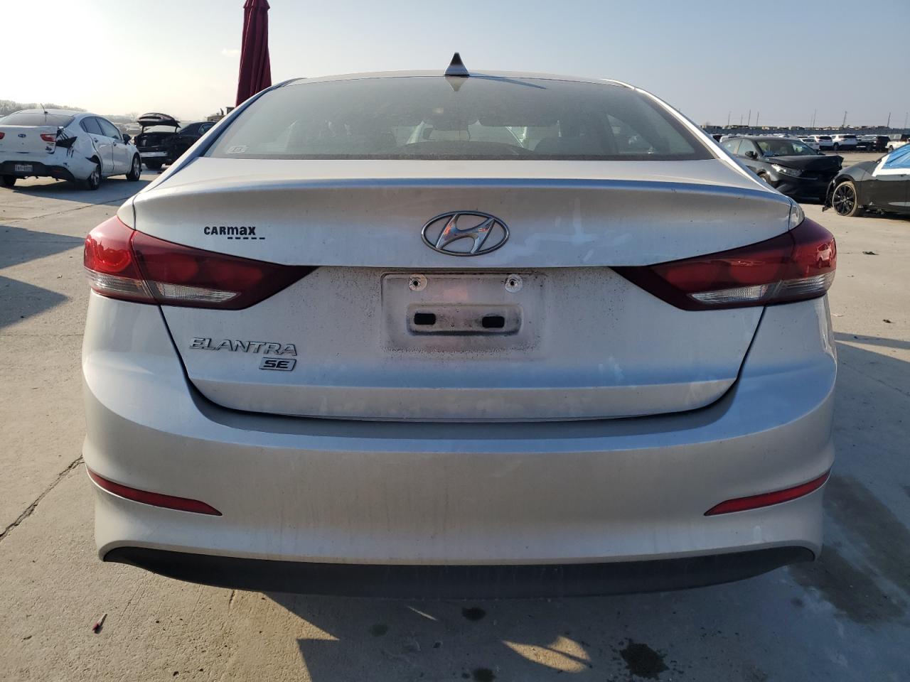 2017 Hyundai Elantra - Image 6