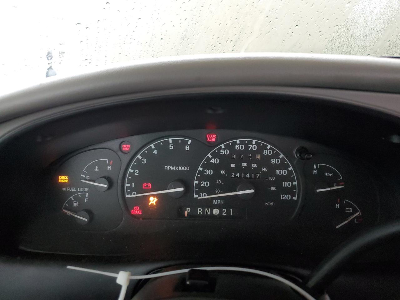 2000 Ford Explorer - Image 9