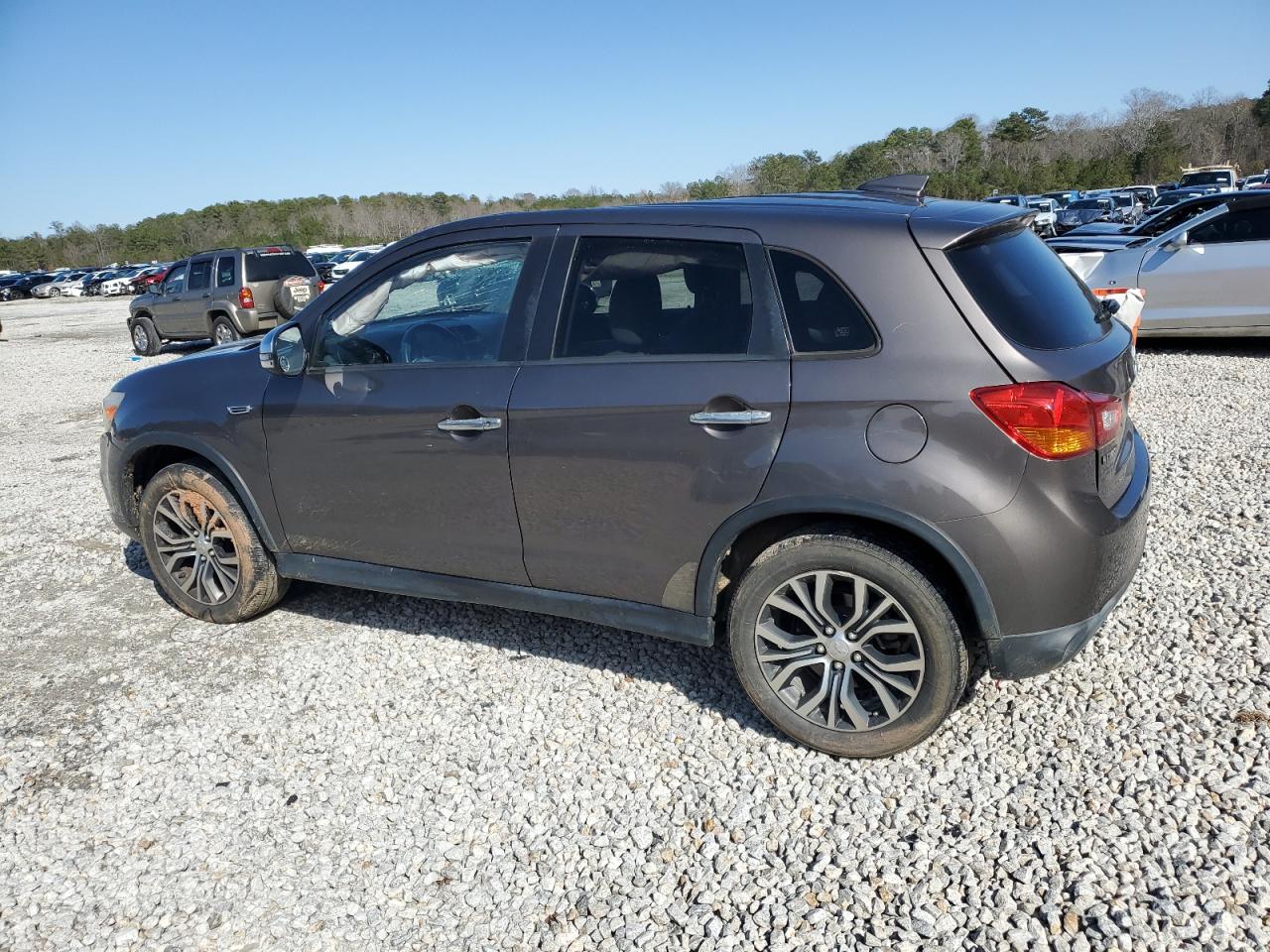 2017 Mitsubishi Outlander - Image 2