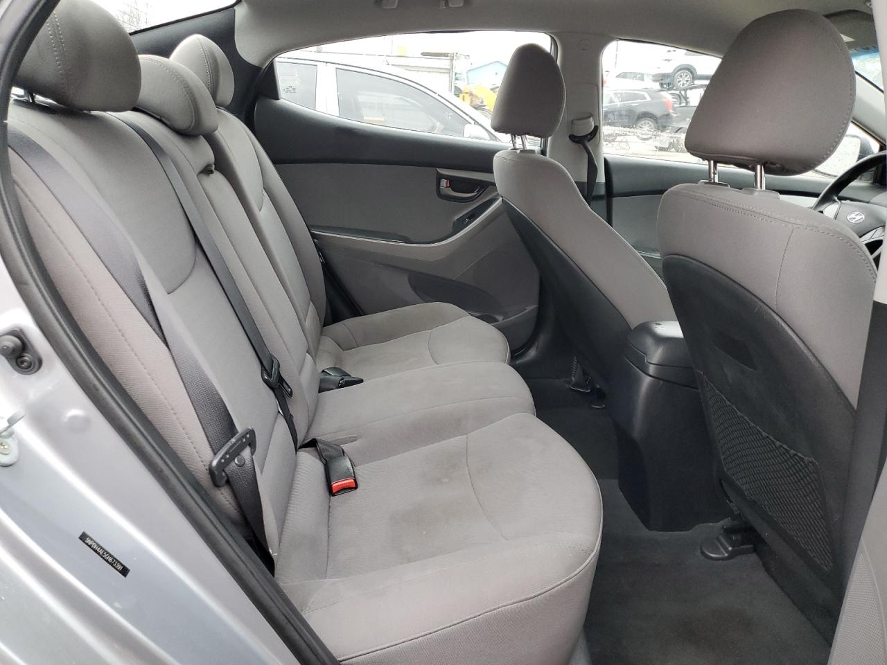 2016 Hyundai Elantra - Image 10
