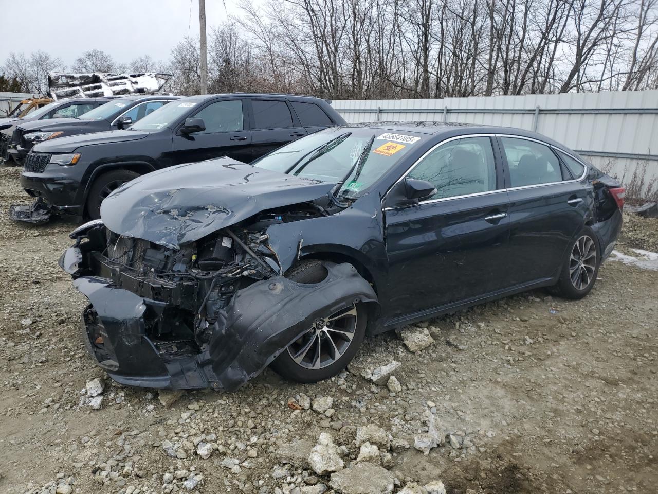 2016 Toyota Avalon - Image 1