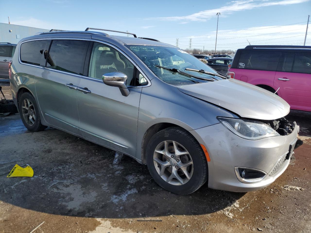 2018 Chrysler Pacifica - Image 4