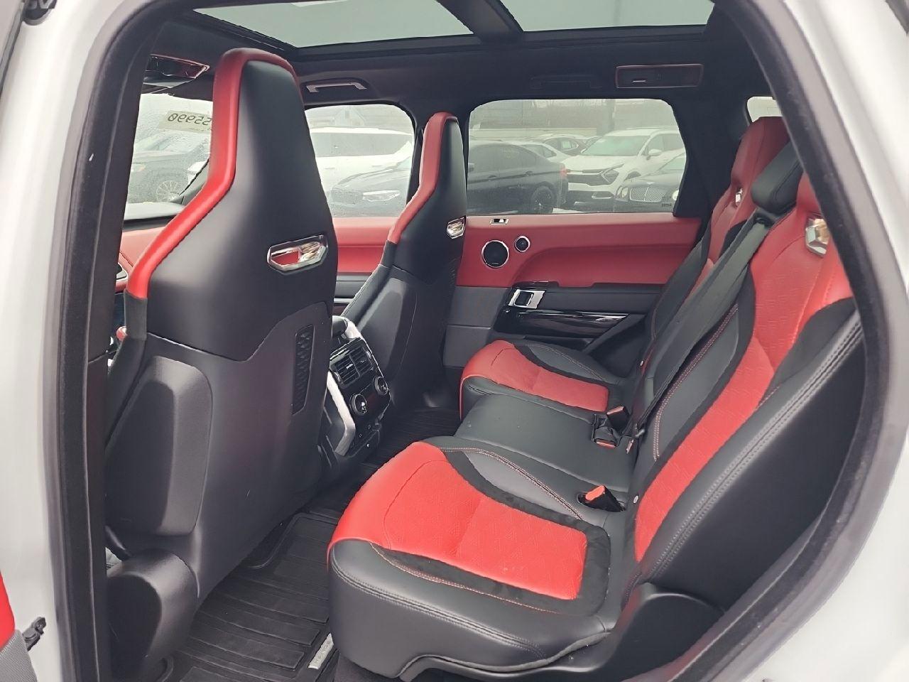 2022 Land Rover Range Rover Sport Svr VIN: SALWZ2RE8NA799997 Lot: 44576385